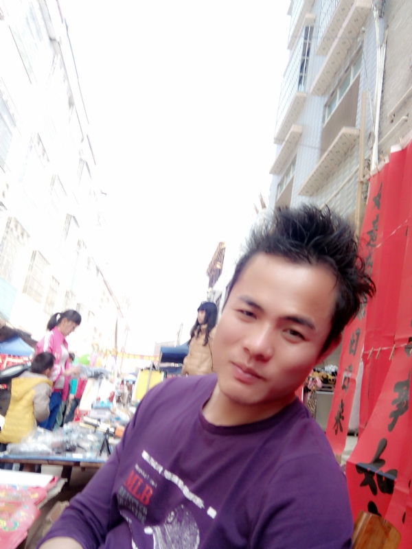 健壮帅男的第一张照片--香港987交友网