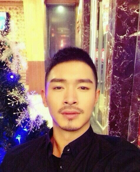 張工天下的第一张照片--香港交友中心