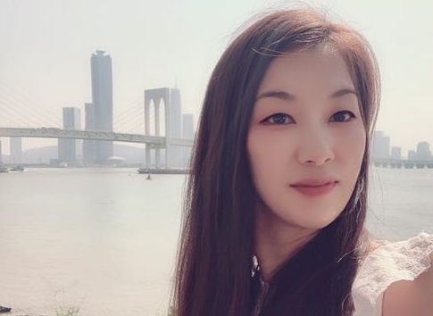 明浠的第一张照片--香港交友中心