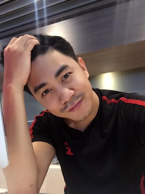 李的第一张照片--香港交友中心