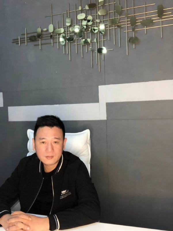 SAM的第一张照片--香港交友中心